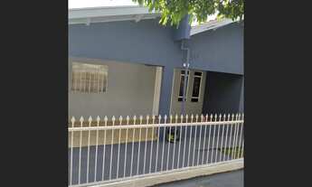 Imagem: LINDA CASA COM AMPLO QUINTAL RUA TRANQUILA