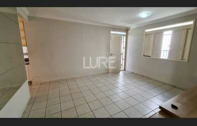 Imagem 6: Moradia ou Comércio! Casa de Ponta à Ponta - 3/4 com suíte - Av. Principal