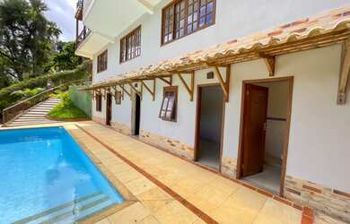 Imagem 3: Linda Casa com 6 dormitórios venda ou aluguel - Vale do Cuiabá - Petrópolis/RJ