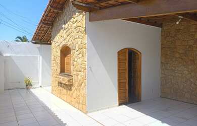 Imagem 2: Excelente casa à venda, com 2 quantos, 2 banheiros e 2 vagas de garagem