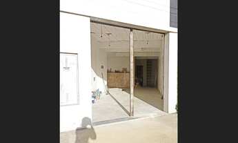 Imagem 7: Ponto comercial em frente à Praça Ceci Cunha