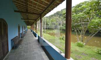 Imagem 6: Sítio à Venda em Juquitiba com 40.000 m2, três lagos, grande casa e piscina