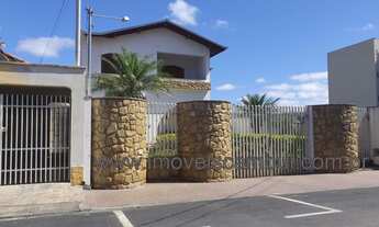 Imagem: Casa de Alto Padrão de 5 Dormitórios em