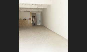 Imagem 5: Ponto comercial em frente à Praça Ceci Cunha