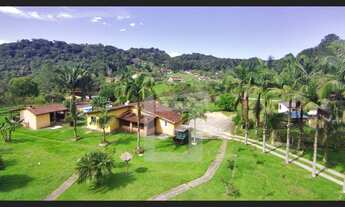 Imagem 2: Sítio à Venda em Juquitiba com 25.408 m2 com bela casa e piscina!