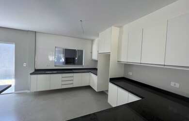 Imagem 5: CASA COM SUITE E EXCELENTE PADRAO DE ACABAMENTO E LOCALIZACAO