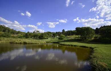 Imagem 3: Sítio á Venda em Juquitiba SP com 132 mil m² piscina e lagos