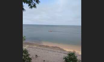 Imagem: Vendo um imóvel com três casa na praia