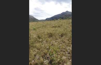 Imagem 5: Lote cercado condominio