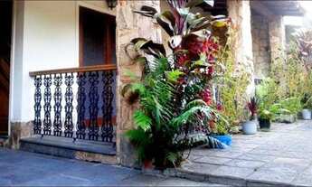 Imagem: Casa com 5 Quartos à venda - Correas