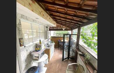 Imagem 2: Casa de Condomínio com 4 Quartos à venda - Nogueira