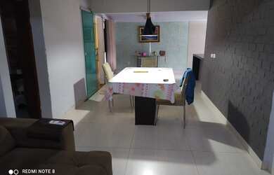 Imagem 7: Casa grande com piscina