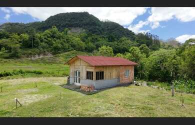 Imagem 3: Chácara a Venda 10.000 m² com Casa 1 Dorm. Riacho, Lagoa a 30 min. de Agrolândia SC