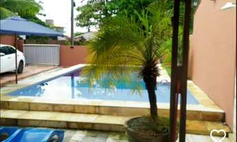 Imagem: Casa com ampla piscina em Lucena