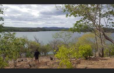 Imagem 5: Terreno as margens do lago de Xingó