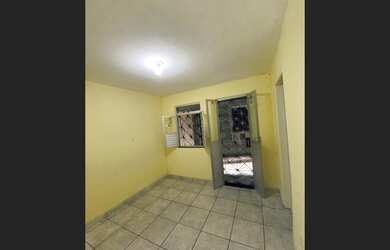 Imagem 4: Vendo casa 2/4 no Final de Linha da Engomadeira