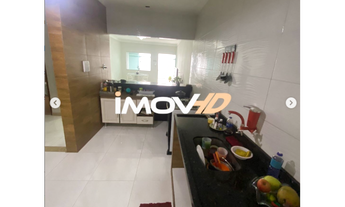 Imagem 4: CASA NA FAROLÂNDIA COM EXCELENTE LOCALIZAÇÃO DISPONÍVEL PARA VENDA