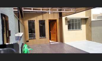 Imagem 2: Alugo linda casa 02 quartos com cozinh planejada e cook top em Rolandia - Pr