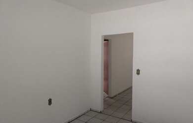 Imagem 6: Casa, Jd. Zelinda, Franca, 82m², terreno 160m², 2 quartos, vagas p/ 3 carros, R$ 180 mil