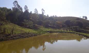 Imagem 2: Belíssimo sítio banhado pelo Rio Cachoeira em Joanópolis-SP