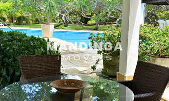 Imagem: Refúgio Paradisíaco em Clima Tropical