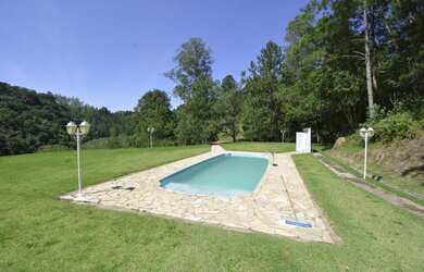 Imagem 3: Sítio à Venda em Juquitiba SP com 57.604 m2, dois lagos, piscina e casa!