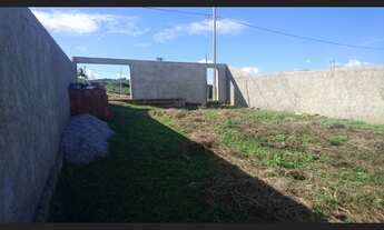 Imagem 3: Terreno murado 200 m² (10 m x 20 m) pronto para construir