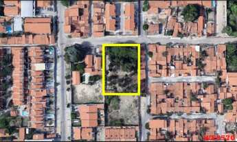 Imagem 2: Terreno no Bairro Sapiranga com 2.400m², próximo a Joaquim Frota