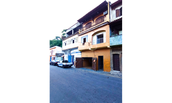 Imagem 4: Imóvel com Três Pavimentos à Venda na Japuiba em Angra dos Reis, RJ