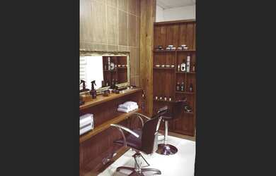 Imagem 2: OPORTUNIDADE! Vendo salão e barbearia no centro de Balneário Camboriú