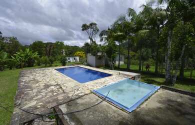 Imagem 4: Chácara à Venda em Juquitiba SP com 4.260 m2, casa, piscina e lago!