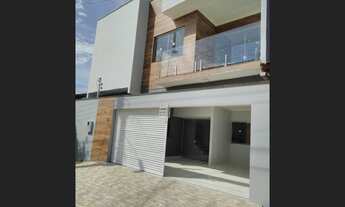 Imagem 2: Belíssimo Sobrado em área valorizada no centro de Nanuque, MG