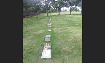 Imagem: Vendo Jazigo Cemitério Parque das Aléias