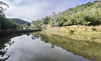 Imagem 3: Sítio à Venda em Miracatu SP com 30.000 m2, piscina, 3 lagos e riacho!