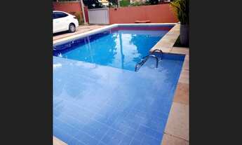 Imagem 3: Casa com ampla piscina em Lucena