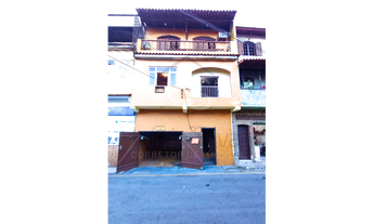 Imagem 5: Imóvel com Três Pavimentos à Venda na Japuiba em Angra dos Reis, RJ