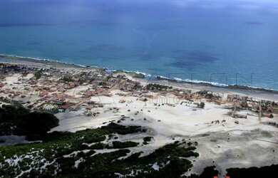 Imagem 6: Terreno em Praia de Barreta, à beira mar, plano, lado da sombra. 1500m²