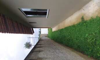 Imagem 6: Casa em lote de 300 m², no centro de Azurita - MG