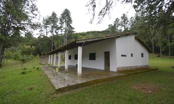 Imagem 2: Sítio à Venda em Juquitiba SP com 10,11 alqueires, 5 casas, lagos e córrego