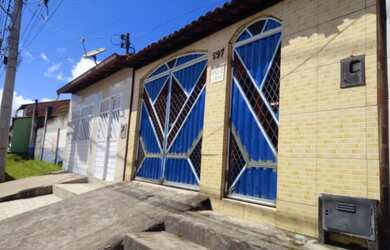 Imagem 2: VENDO CASA EM CATU PRÓXIMO AO ESTÁDIO - 2 QUARTOS COM GARAGEM