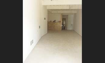 Imagem 6: Ponto comercial em frente à Praça Ceci Cunha