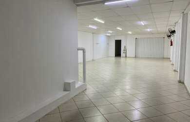 Imagem: Sala comercial em itajai- vila operária