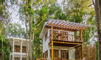 Imagem 2: Casa de frente para a lagoa na Península de Maraú