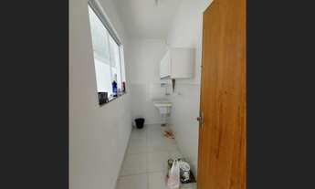 Imagem 5: Casa moderna construída recentemente !