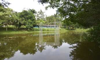 Imagem 3: Sítio à Venda em Juquitiba com 40.000 m2, três lagos, grande casa e piscina