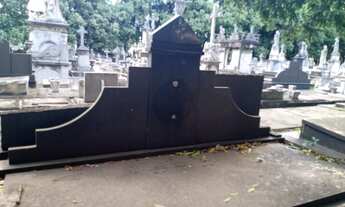 Imagem 4: Jazigo Perpétuo no Caju ( Cemitério São Francisco Xavier