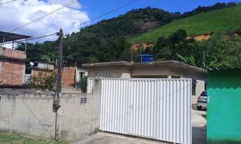 Imagem: Vende-se uma casa em Xerém