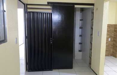 Imagem 5: Kitinete, segura, bairro nobre, ônibus na porta