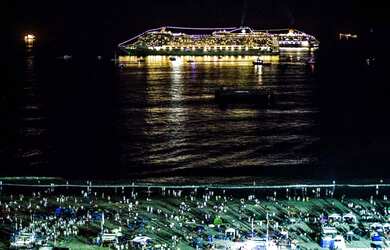 Imagem 5: FRENTE MAR, VISTA DESLUMBRANTE DE TODO O ANEL DA PRAIA DE COPACABANA