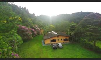 Imagem 2: Sítio à Venda próximo de Juquitiba com 25.000 m2, 2 casas, piscina e lagos!